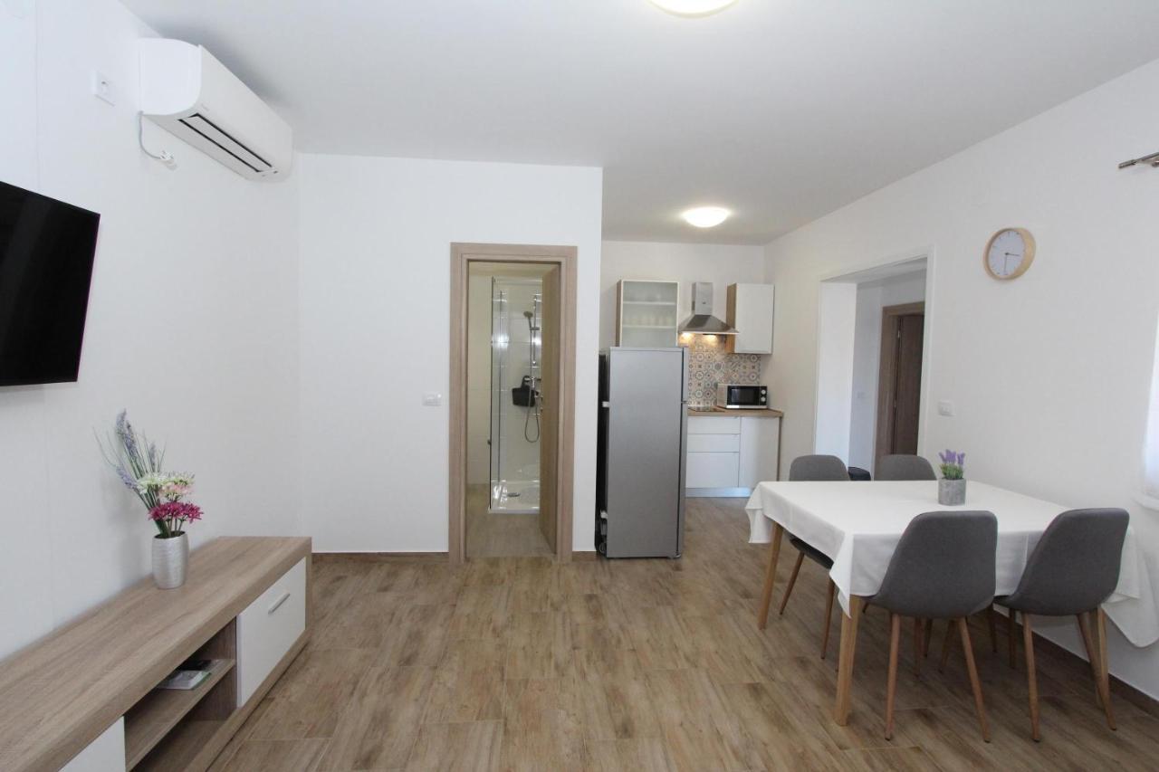 Apartments Eni Rovinj Eksteriør billede