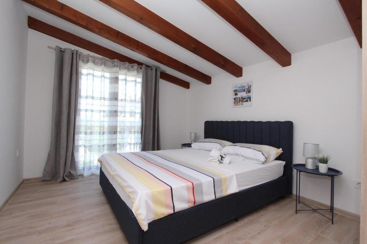 Apartments Eni Rovinj Eksteriør billede