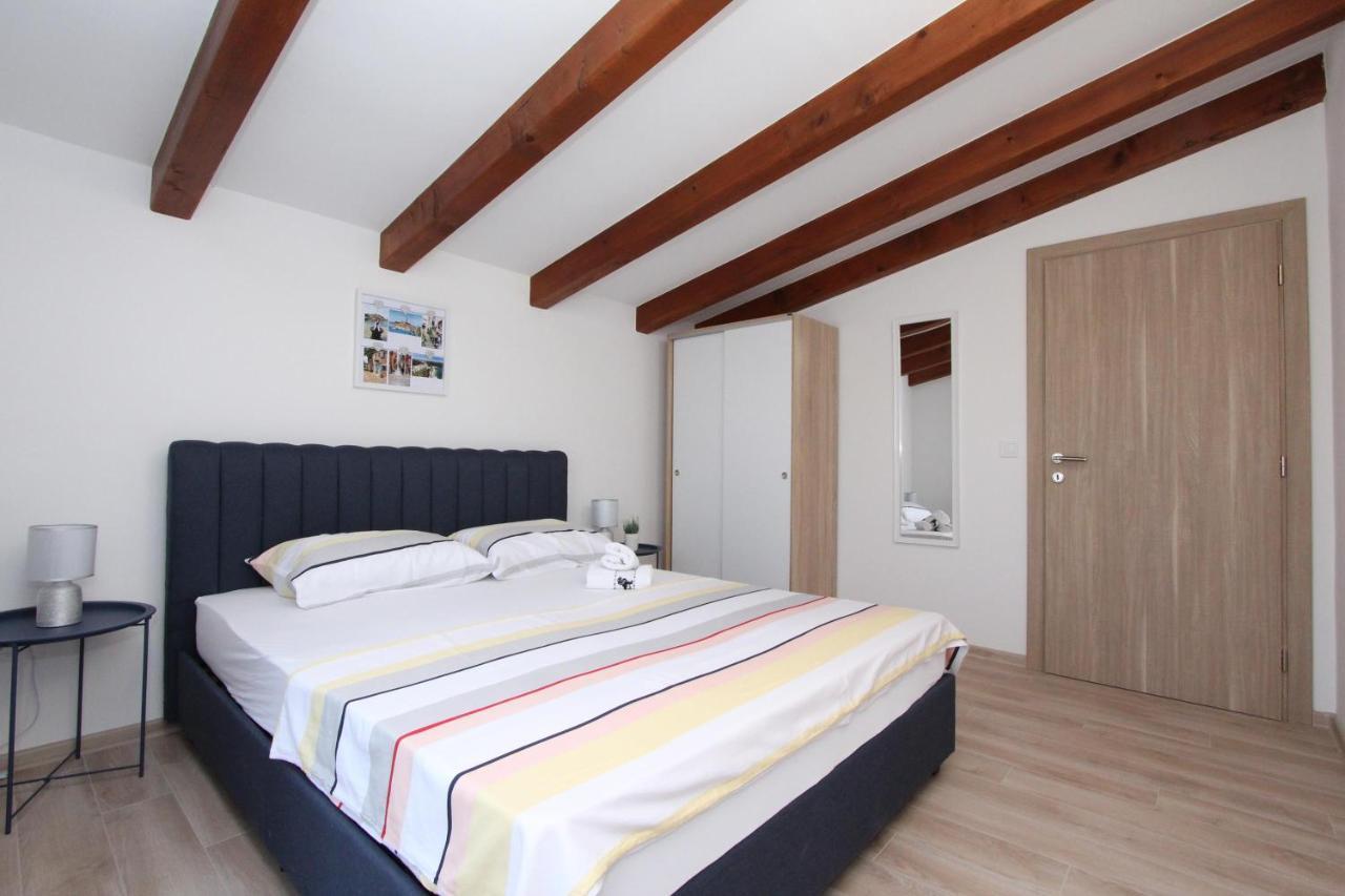Apartments Eni Rovinj Eksteriør billede